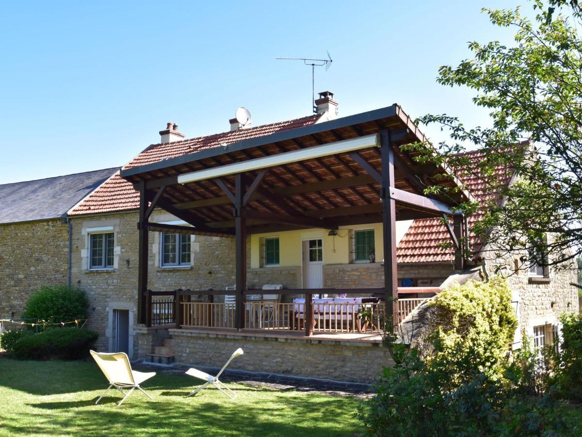 Modern Holiday Home On The Meadows Vault-de-Lugny Værelse billede