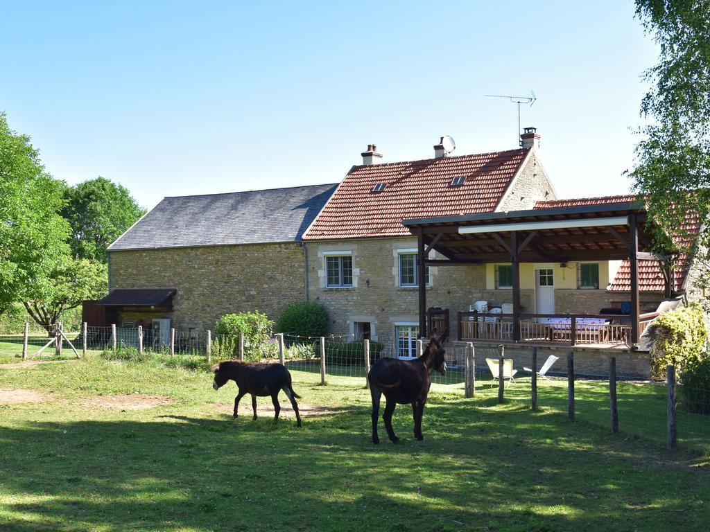 Modern Holiday Home On The Meadows Vault-de-Lugny Værelse billede